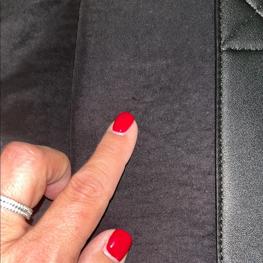 Poppy & Peonies Black Daily Tote Bag 🖤 - Picture 4 of 7